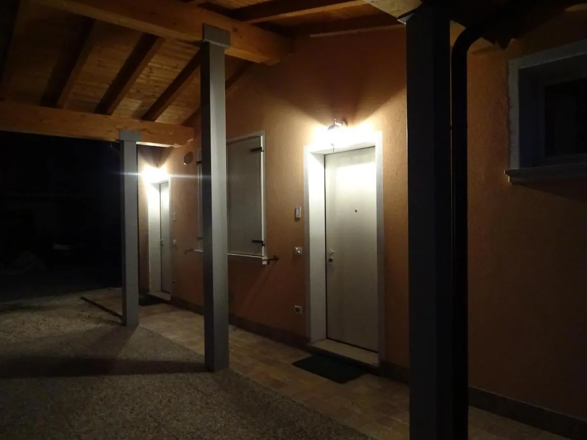 Apartment Ferienwohnung Cascina Legnago Bilocale A 6 Chilometri Da Salo' Villanuova sul clisi Italien
