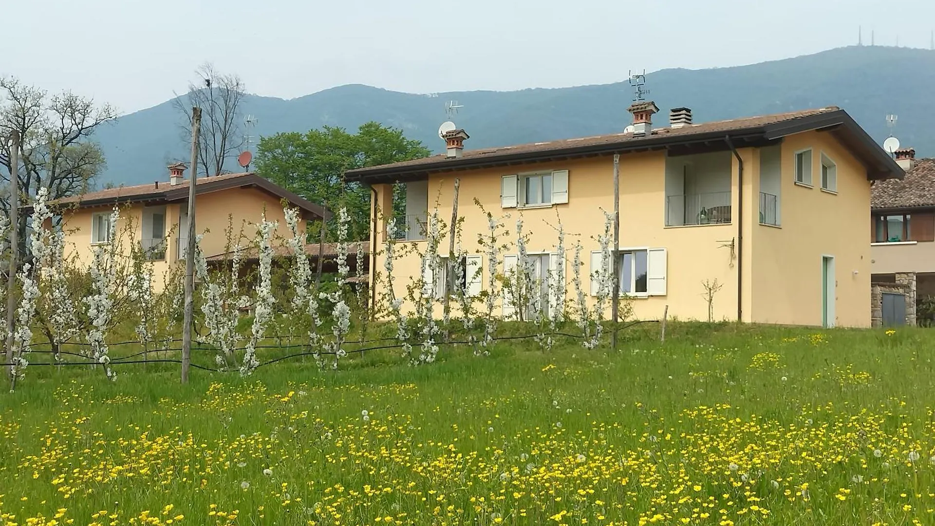 Ferienwohnung Cascina Legnago Bilocale A 6 Chilometri Da Salo' Villanuova sul clisi